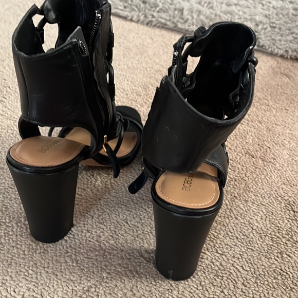 BCBG black heels - Picture 7 of 10